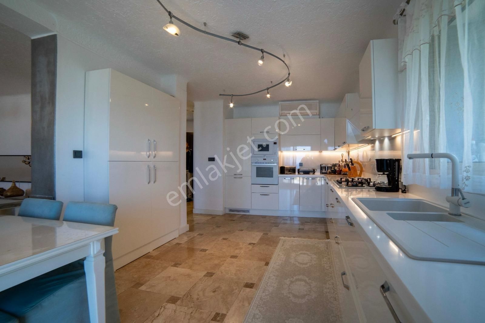 Türkbükü'nde Site İçerisinde Full Deniz Manzaralı Satılık Villa - Görsel 11