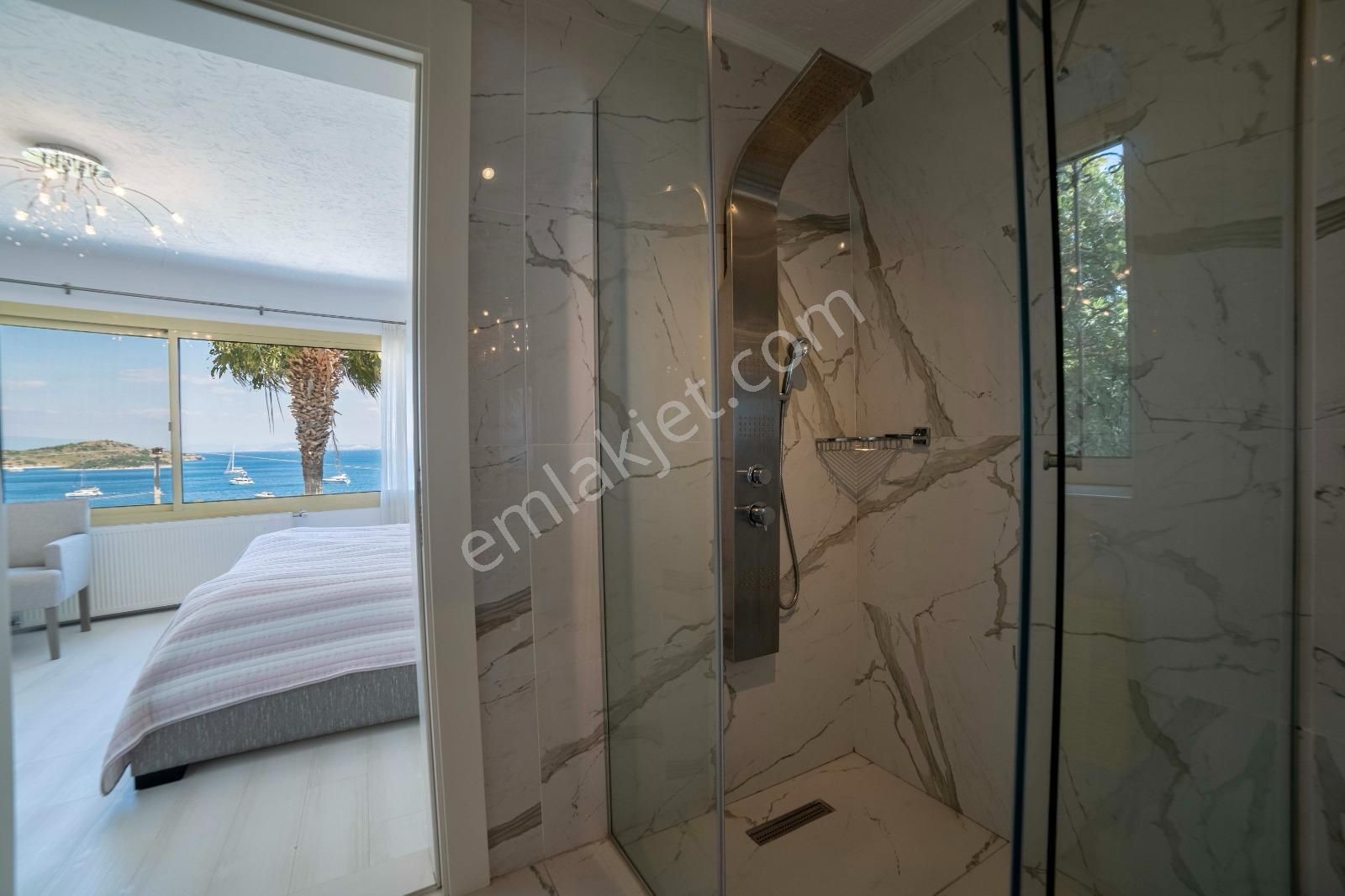 Türkbükü'nde Site İçerisinde Full Deniz Manzaralı Satılık Villa - Görsel 18