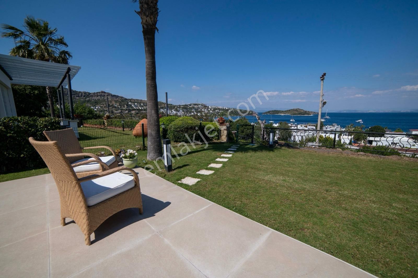 Türkbükü'nde Site İçerisinde Full Deniz Manzaralı Satılık Villa - Görsel 8