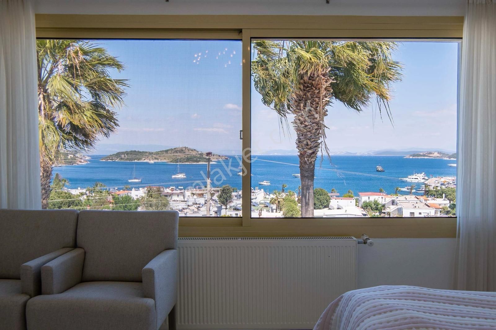 Türkbükü'nde Site İçerisinde Full Deniz Manzaralı Satılık Villa - Görsel 17