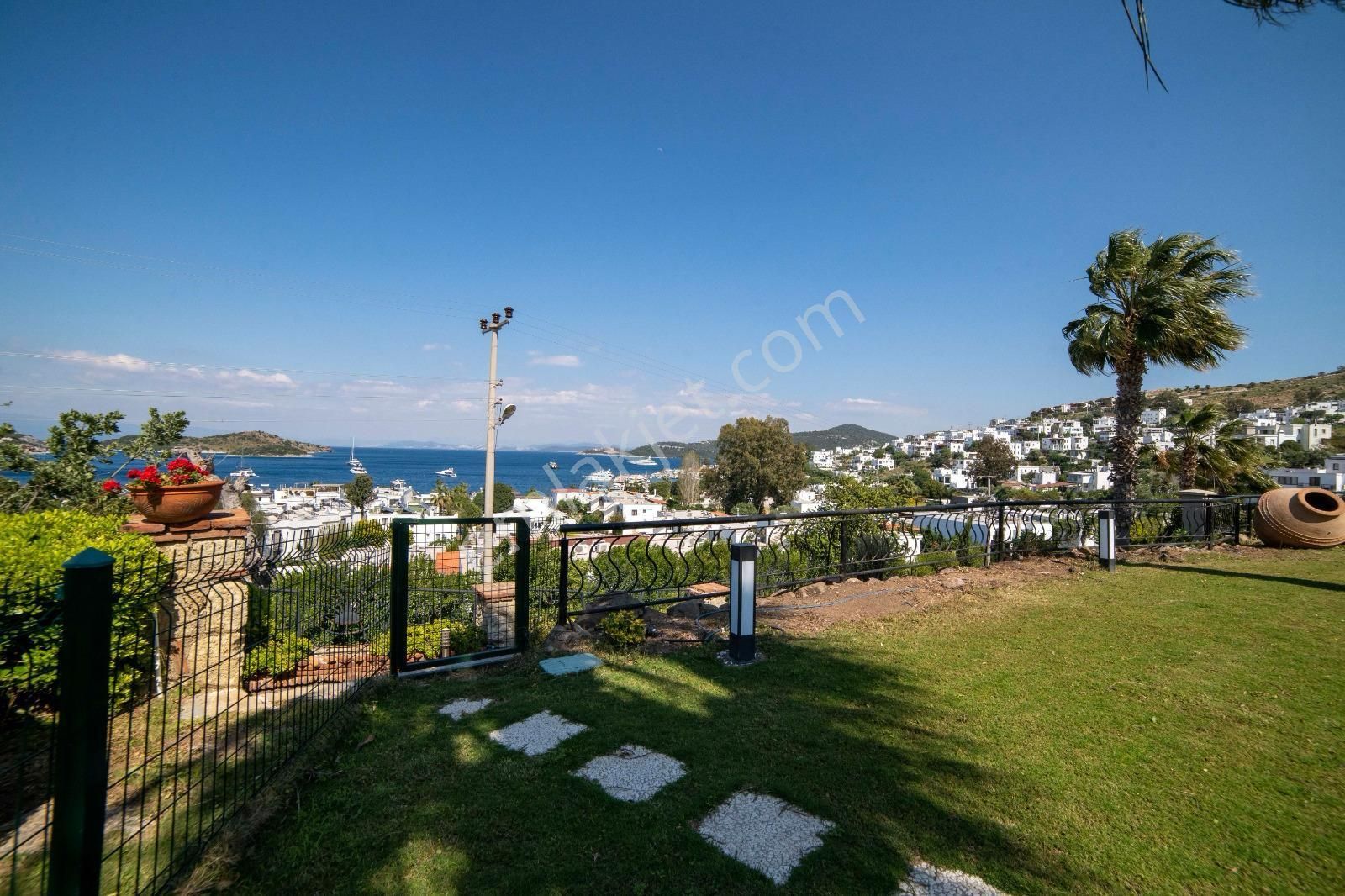 Türkbükü'nde Site İçerisinde Full Deniz Manzaralı Satılık Villa - Görsel 7