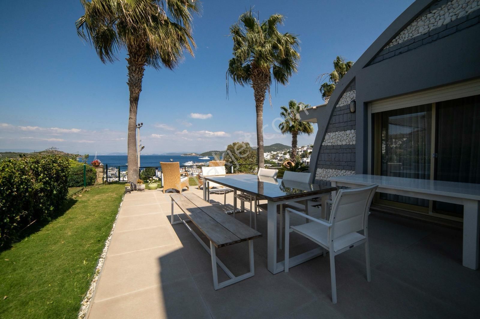 Türkbükü'nde Site İçerisinde Full Deniz Manzaralı Satılık Villa - Görsel 9