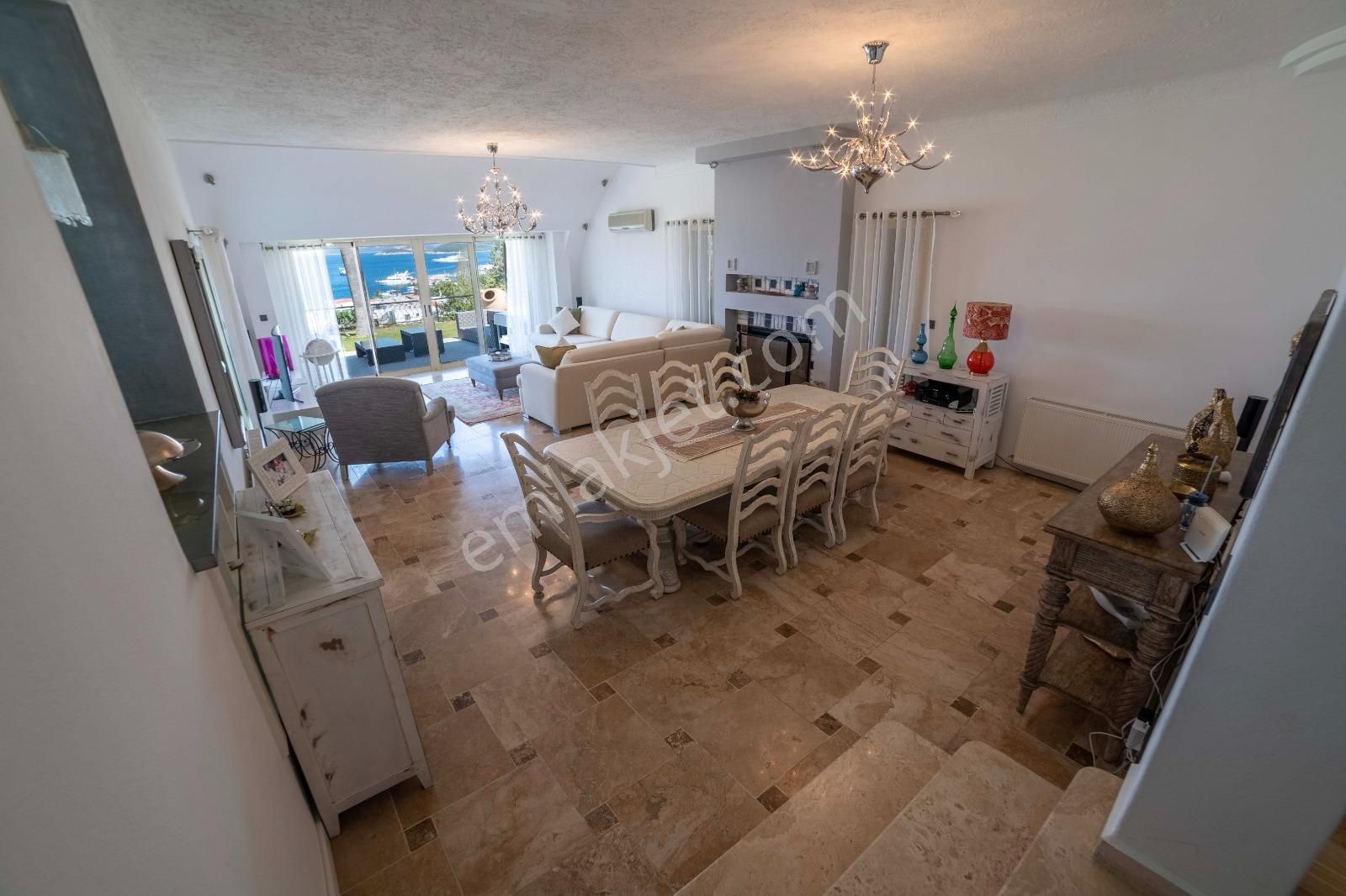 Türkbükü'nde Site İçerisinde Full Deniz Manzaralı Satılık Villa - Görsel 12