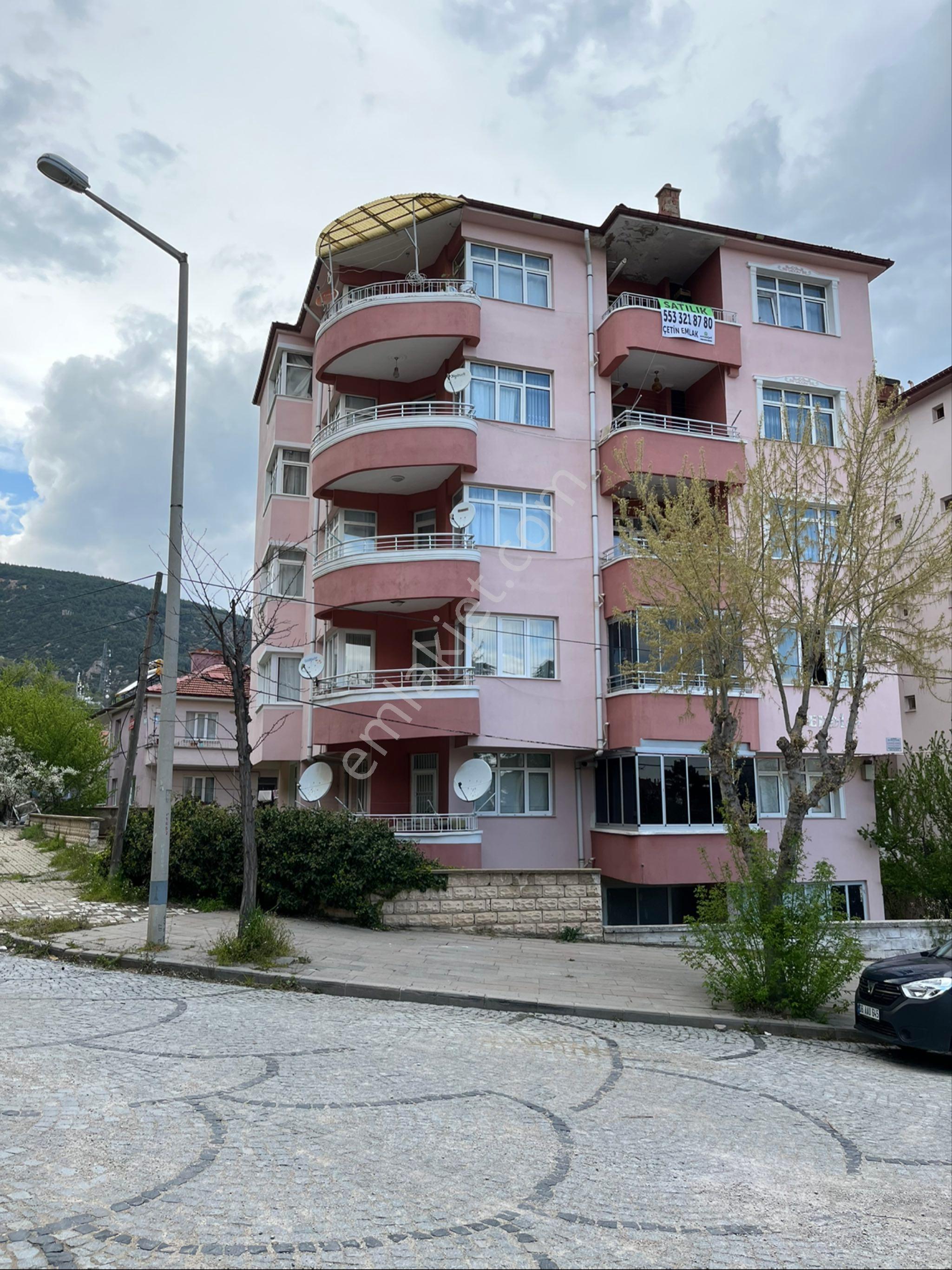 Çetin Emlaktan Hıdorlık Caddesinde Dogalgazlı Satılık Daire