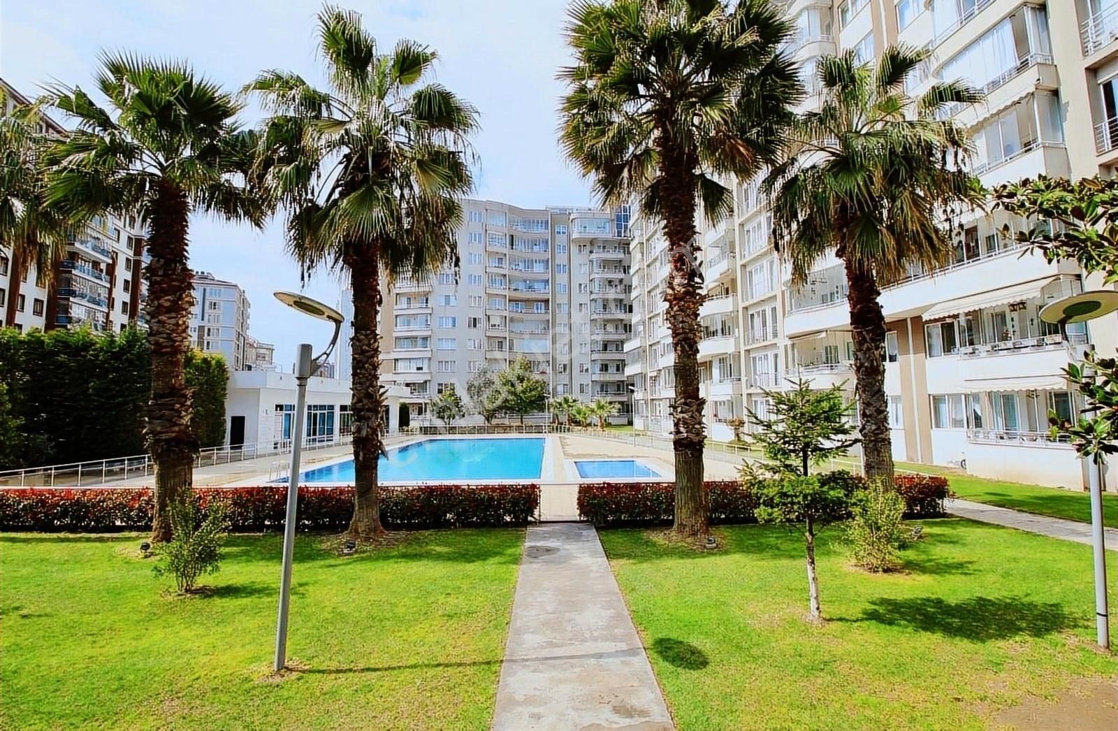 Esenyurt Barbaros Hayrettin Paşa Satılık Daire AYIŞIĞI HALTİNG PLACE CADDE CEPHE SATILIK 2,5+1 DAİRE