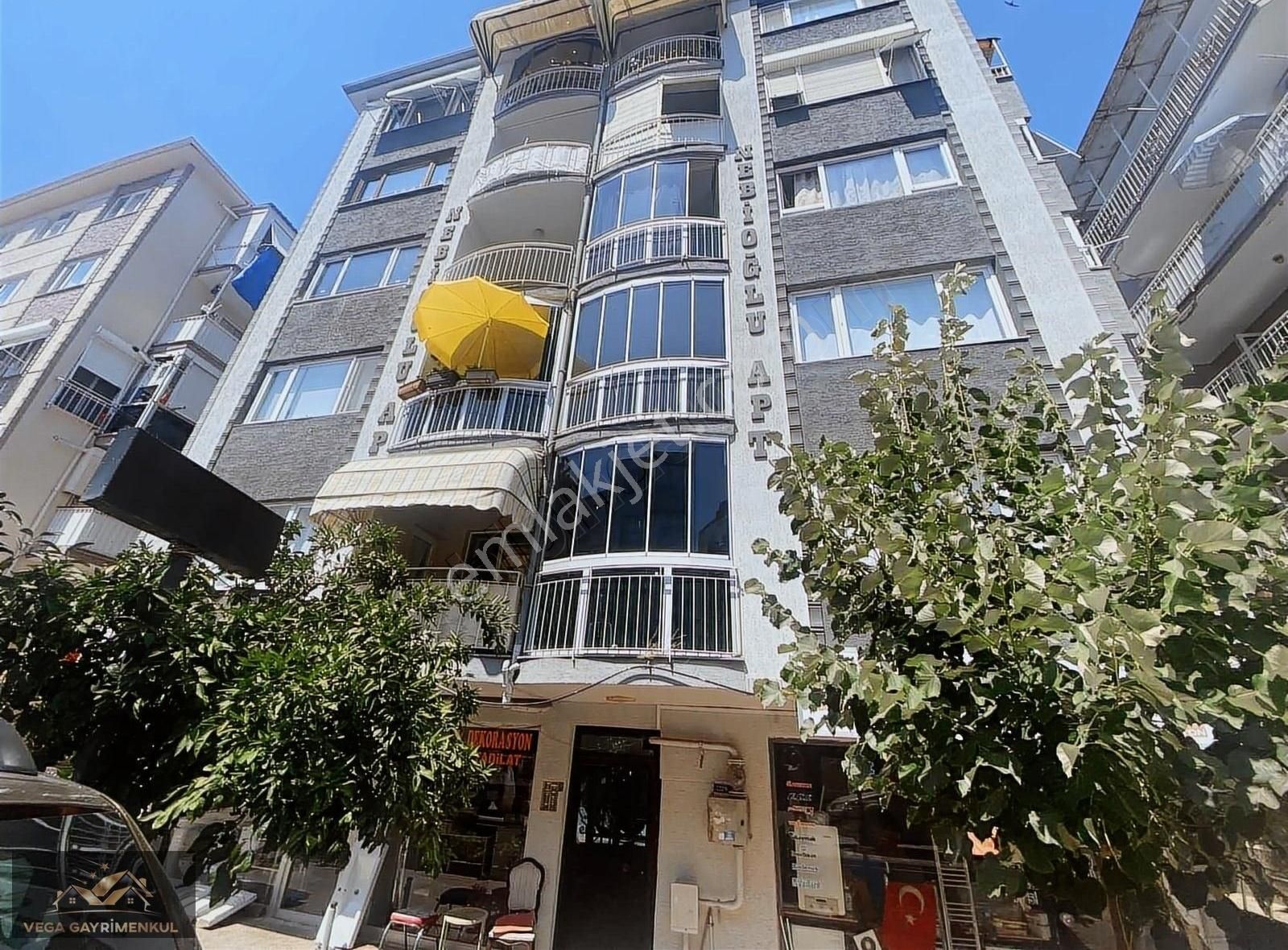 Mudanya Güzelyalı Yalı Satılık Daire MUDANYA YALI MAHALLESİ MERKEZİ KONUMDA 1. KAT 2+1 DAİRE