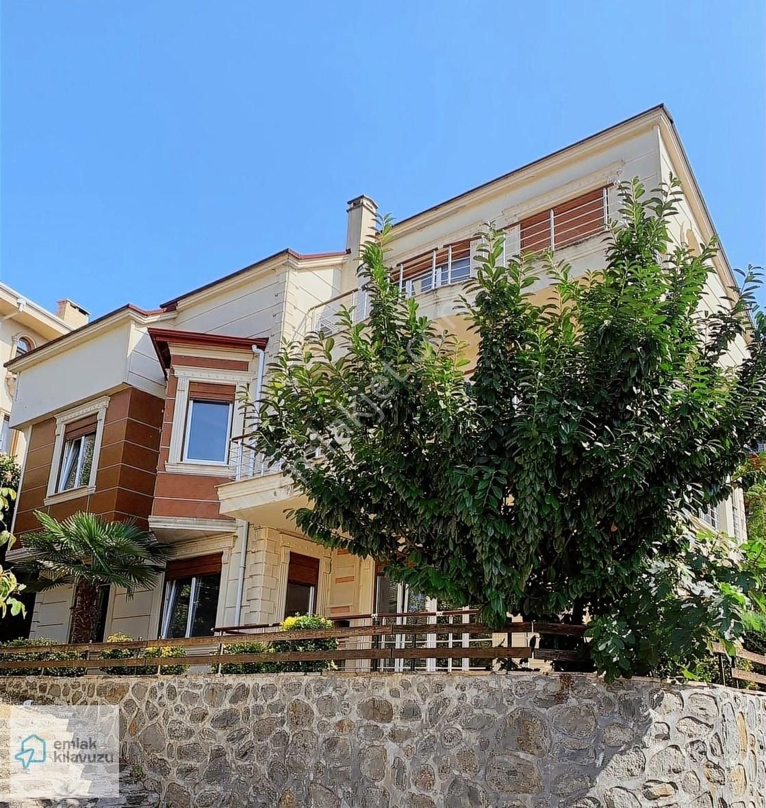 Başiskele Barbaros Satılık Villa BAŞİSKELE BARBAROS MAH. SİTE İÇİ MÜSTAKİL SATILIK VİLLA