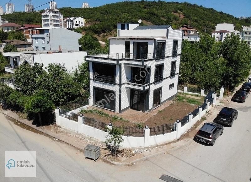 İzmit Alikahya Fatih Satılık Villa Alikahya Fatih Mahallesi Satılık Müstakil Trıbleks Villa