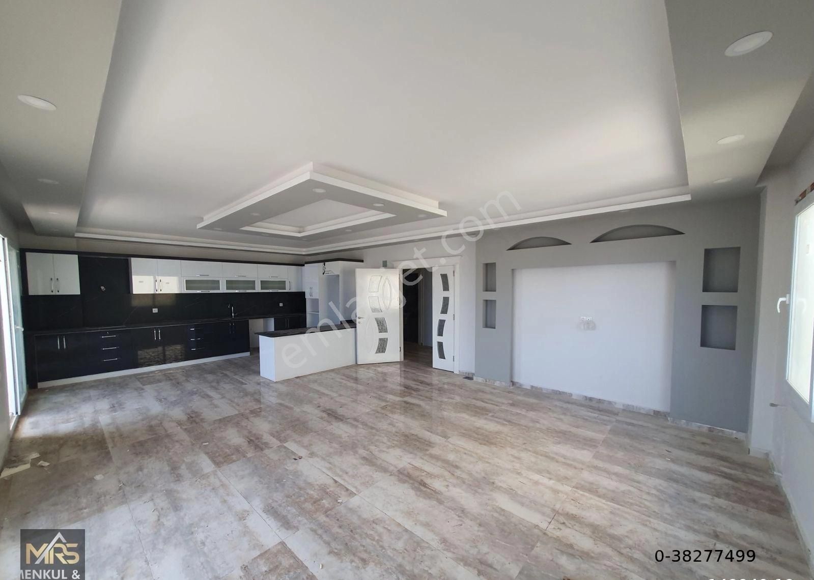 Mezitli İstiklal Satılık Daire 3+1 ÇOK GENİŞ 150M2 DENİZ MANZARALI CADDE ÜSTÜ ÇİFT CEPHE BALKON