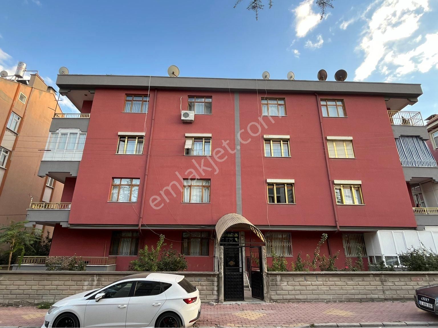 Selçuklu Sakarya Satılık Daire KEYKUBAT’TAN SALI PAZARI YANINDA 3+1 SATILIK DAİRE