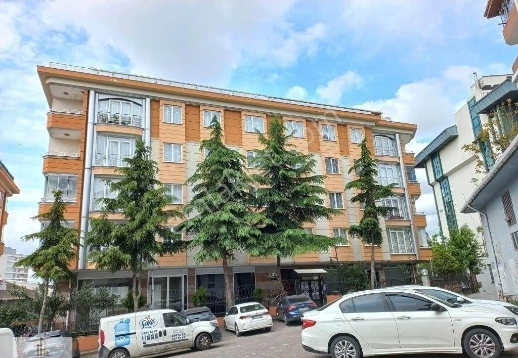 Bahçelievler Yenibosna Merkez Satılık Daire Yenibosna Atlas Konakları Satılık 5+2 240m2 Dubleks Daire