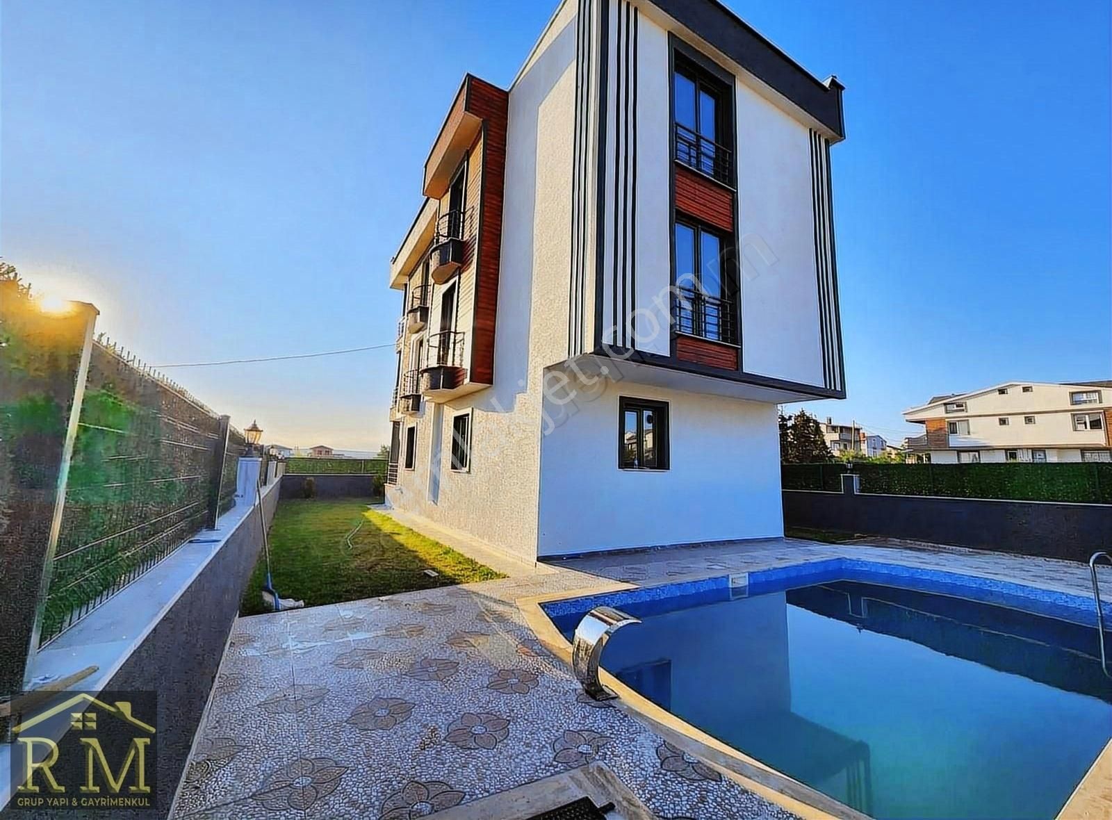 Marmaraereğlisi Yeniçiftlik Satılık Villa ^RM GRUPTAN^ HAVUZLU/ İSKANLI/6+1 350 M2 ARSA İÇERİSİNDE/ YAZLIK