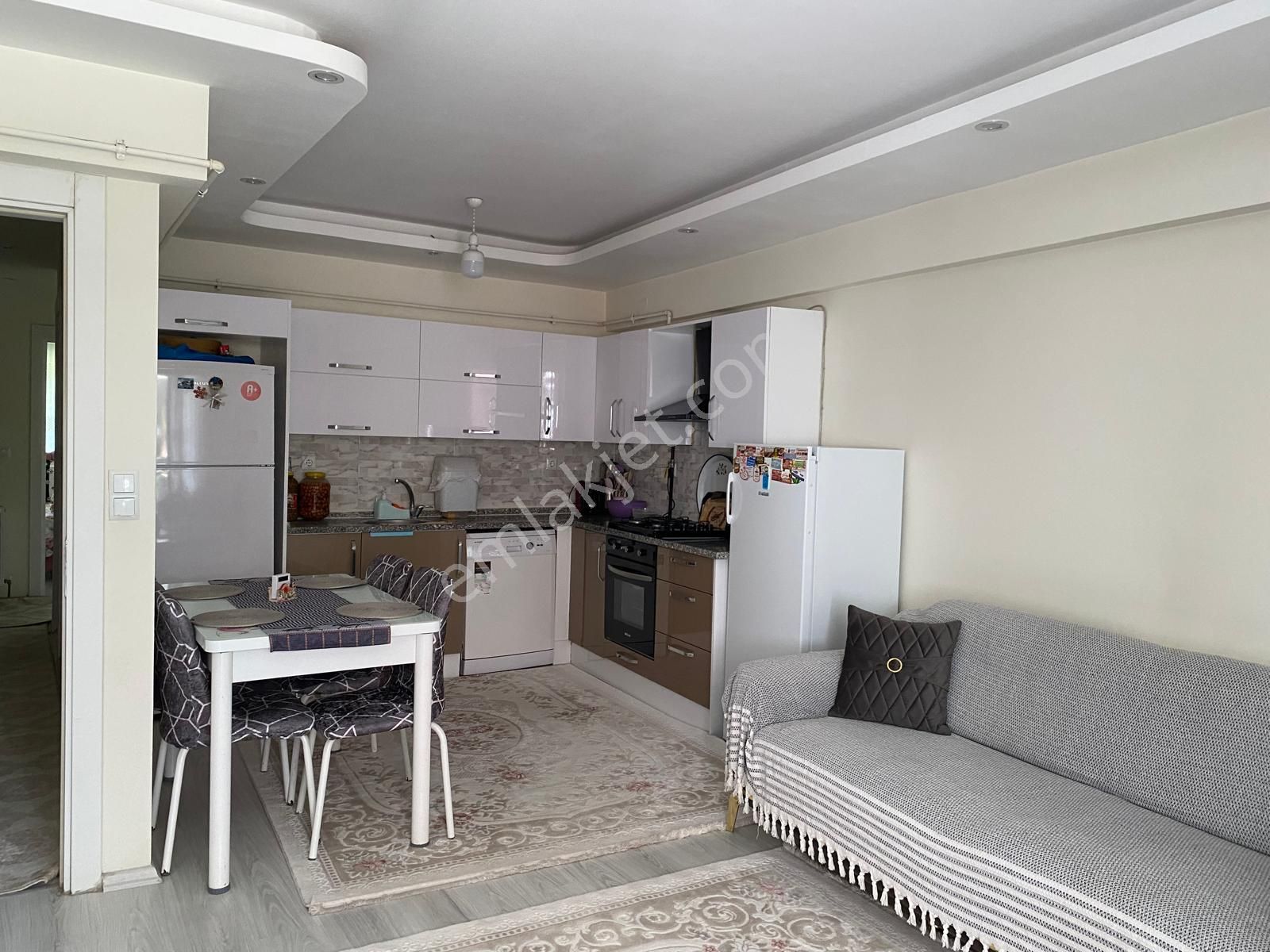 Nazilli Yeşil Satılık Daire  YEŞİL MAHALLE HASTANE YAKINI SATILIK DAİRE...