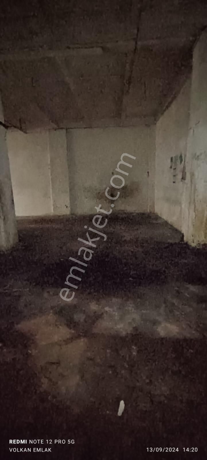 Bayrampaşa Orta Kiralık Dükkan & Mağaza  BAYRAMPAŞA ORTA MAH MALTEPE SANAYİ SİTESİ İÇERİSİNDE DÜZ GİRİŞ ASMA TAVANLI 193 M2/YÜKSEKLİK 4,50MT