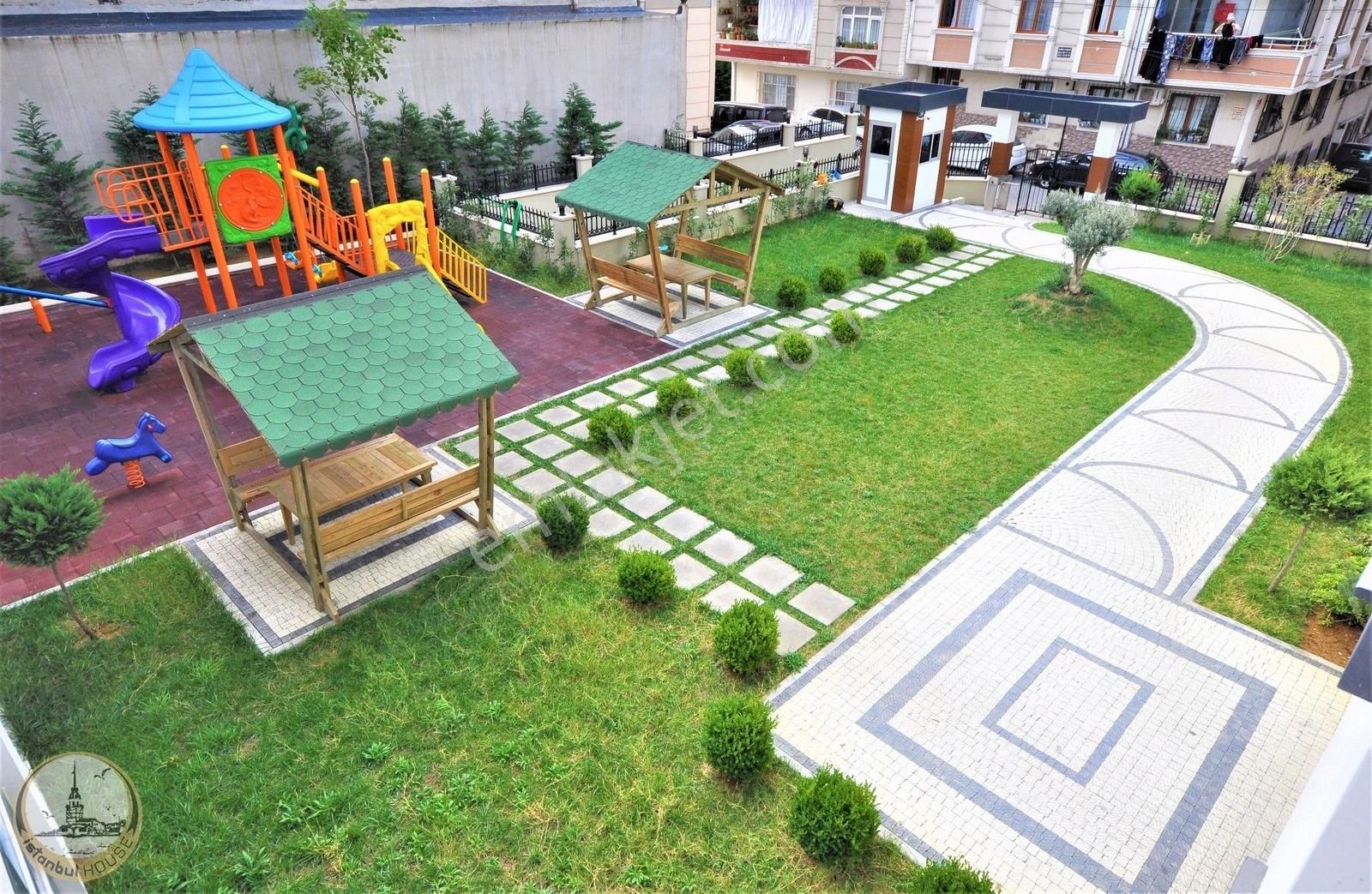 Esenler Birlik Satılık Daire İstanbul House'dan Site İçi Güvenlikli K.otoparklı 2+1 Ara Kat