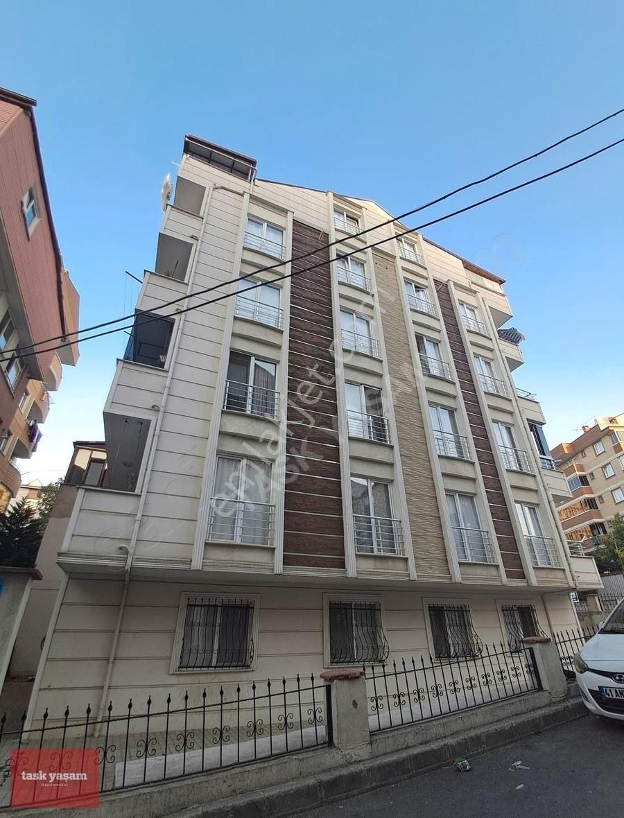 Gebze Arapçeşme Satılık Daire GEBZE ARAPÇEŞME MH. MİLLET BAHÇESİNE YAKIN 2+1 SATILIK DAİRE