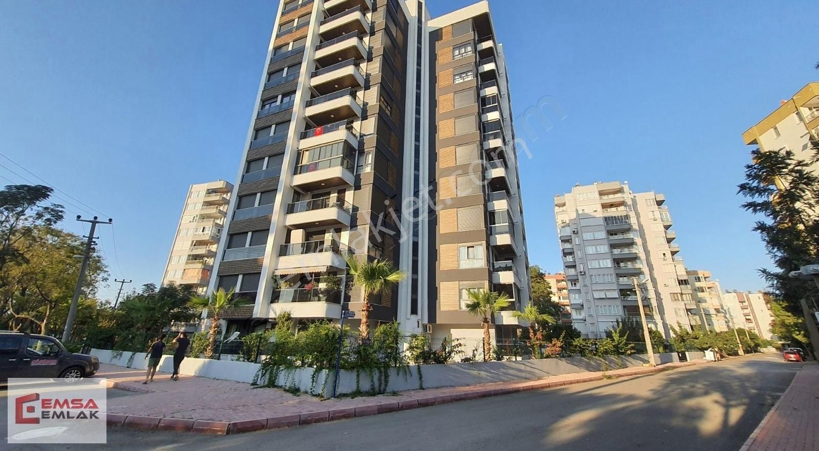 Muratpaşa Güzeloba Satılık Daire LARA GÜZELOBADA SİTE İÇİ MERKEZİ KONUMDA 3+1 LÜKS SATILIK DAİRE