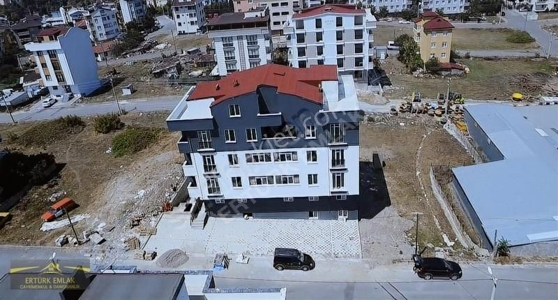 Çayırova Akse Satılık Daire AKSE MAHALLESİNDE SIFIR 3+1 125 M2 ARA KAT DAİRELER