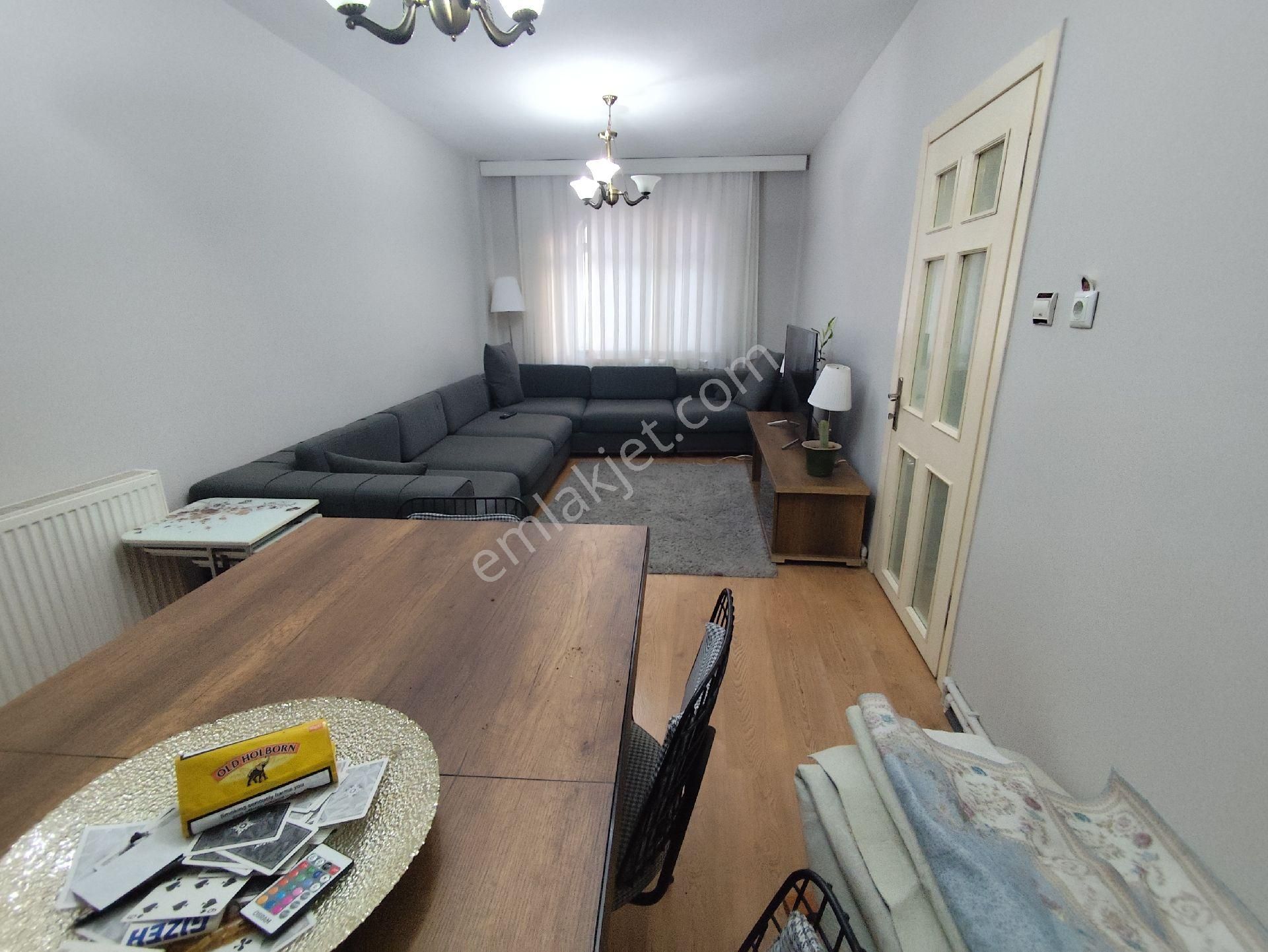 Fatih Yedikule Satılık Daire YEDIKULE HACIEVHADIN SARMAŞIKLI SOK 2+1 ÇİFT CEPHE KAT 2 SATILIK DAİRE 