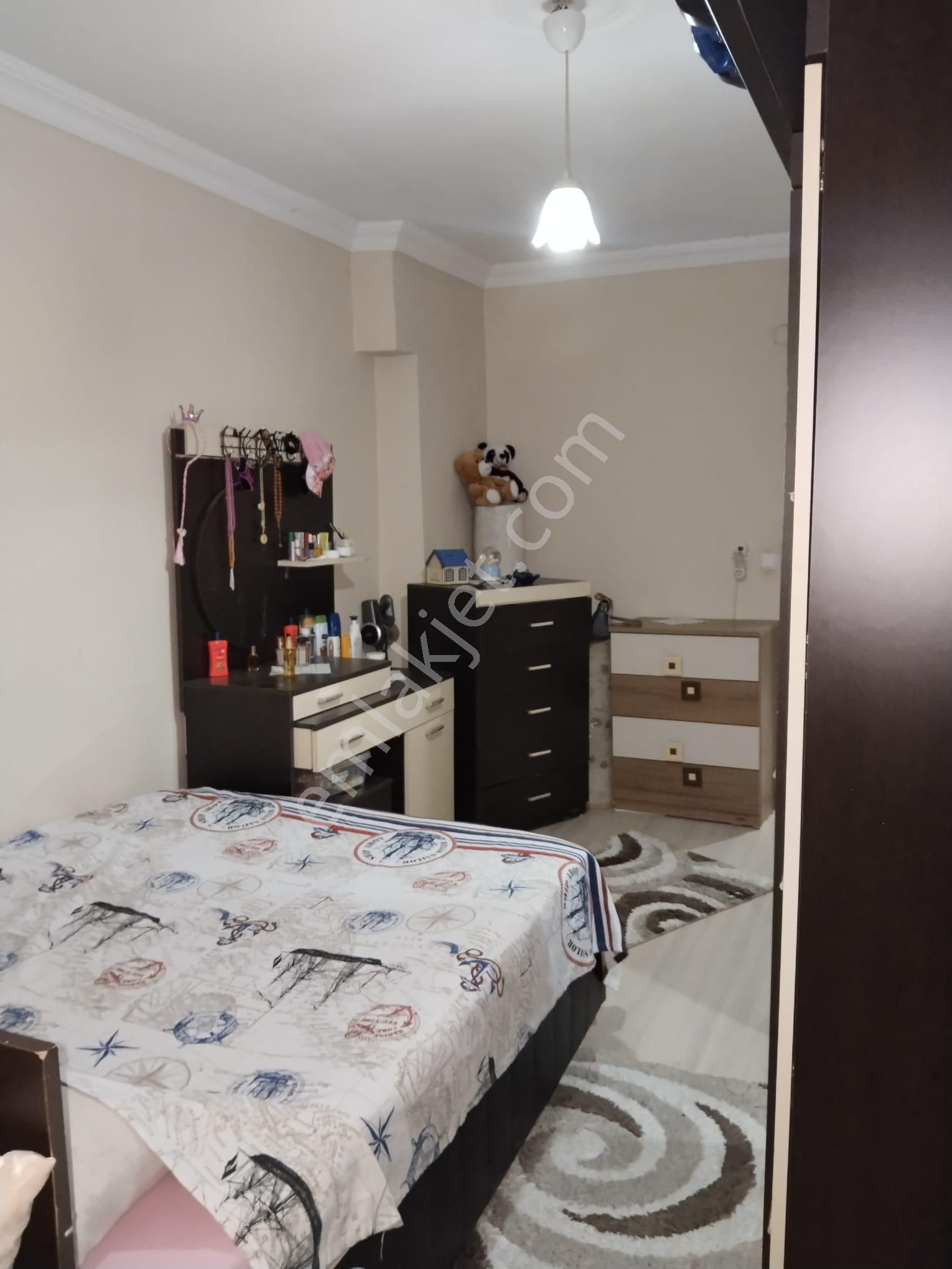 Silivri Alibey Satılık Daire  BÜŞRA GAYRİMENKULDEN ÇARŞI MERKEZDE SATILIK DAİRE 2+1 KAT 3 DOĞALGAZLI KOMBİLİ MASRAFSIZ