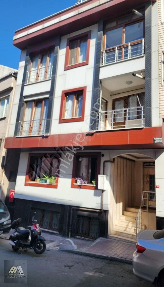 Eyüpsultan Rami Yeni Satılık Daire Rami Havuzbaşı 8 Yıllık Binada 2+1 Bahçe Katı 75m² Masrafsız