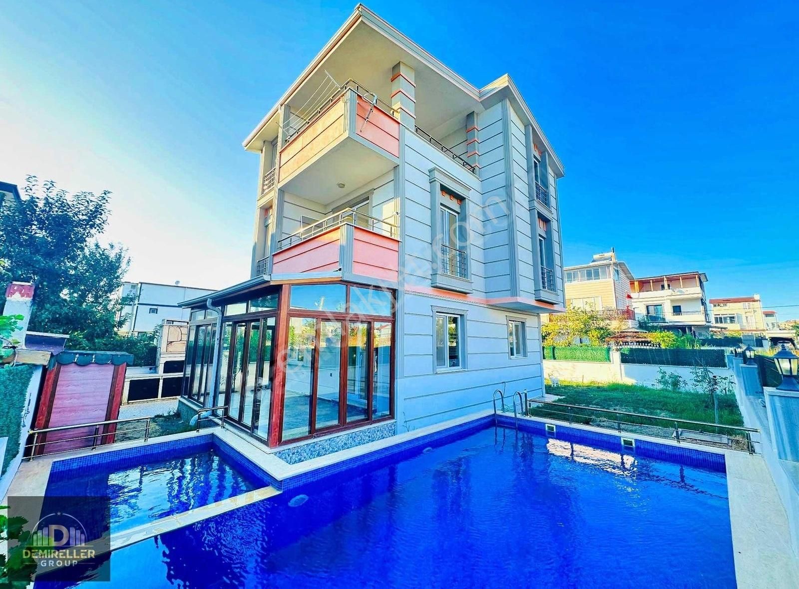 Marmaraereğlisi Yeniçiftlik Satılık Villa ▅▇DEMİRELLER GROUP▇▅ 330 METRE ARSALI DENİZE YAKIN HAVUZLU VİLLA