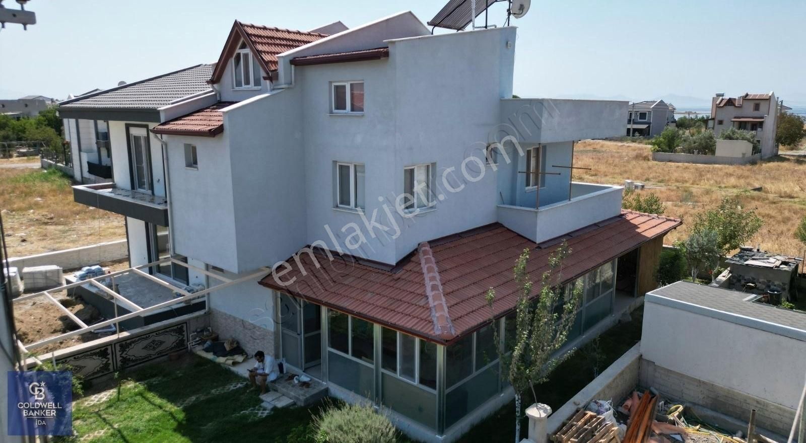 Ayvalık Altınova Satılık Villa Ayvalık Altınova' da 5+1 Satılık Triplex Villa