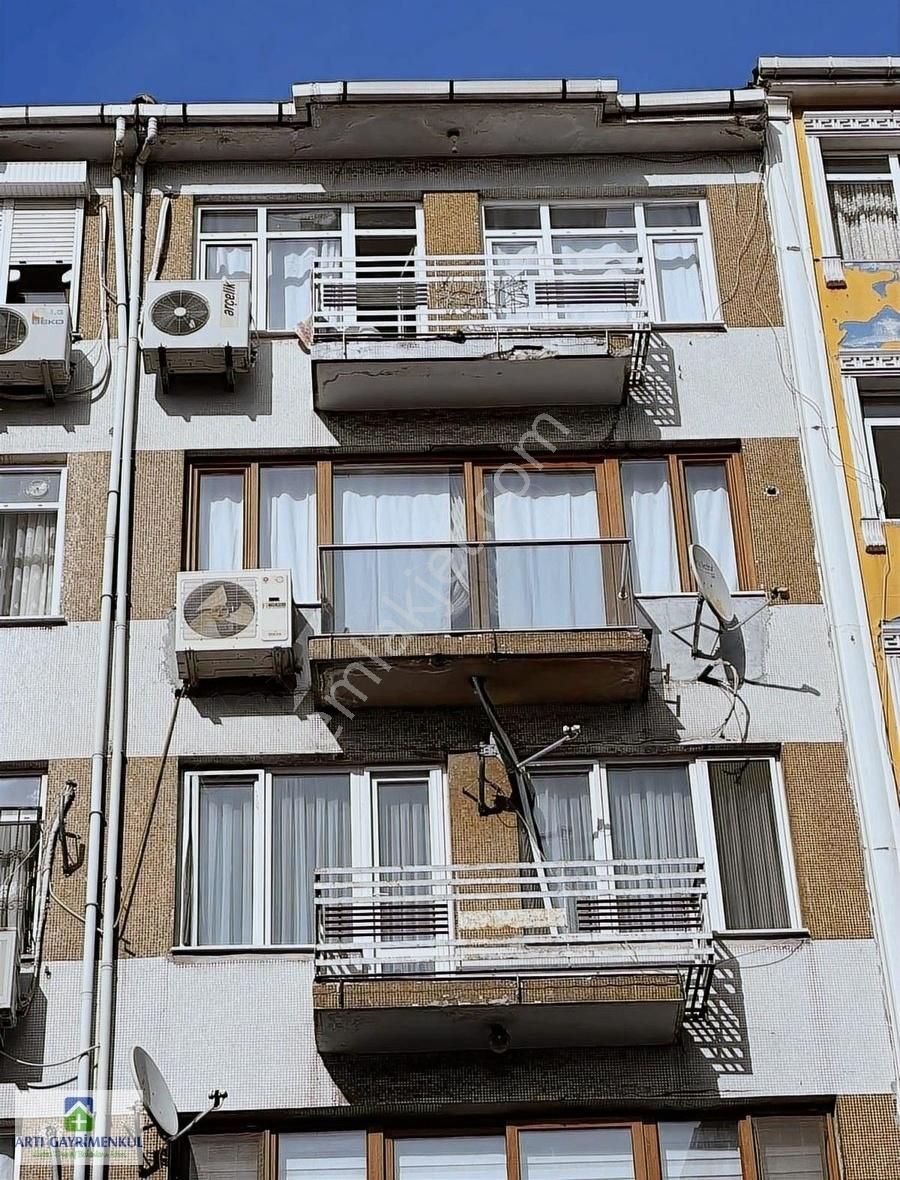 Fatih Akşemsettin Satılık Daire *ARTIDAN BALİPAŞA CADDESİNDE SATILIK GENİŞ 2+1 DAİRE*