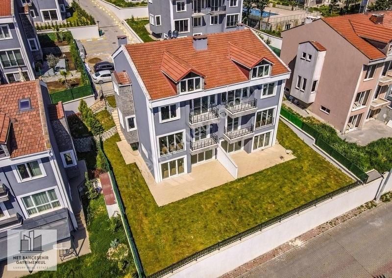 Başakşehir Bahçeşehir 2. Kısım Satılık Villa BAHÇEŞEHR 2.KISIM 480 M2 5+2 FULL TADİLATLI SATILIK VİLLA