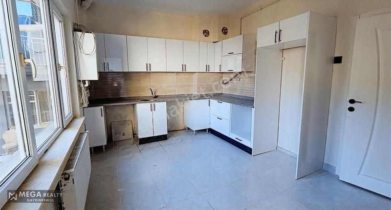 Tepebaşı Tunalı Satılık Daire MEGA REALTY'DEN SAKARYA 2 CADDESİNDE SATILIK 3+1 DAİRE