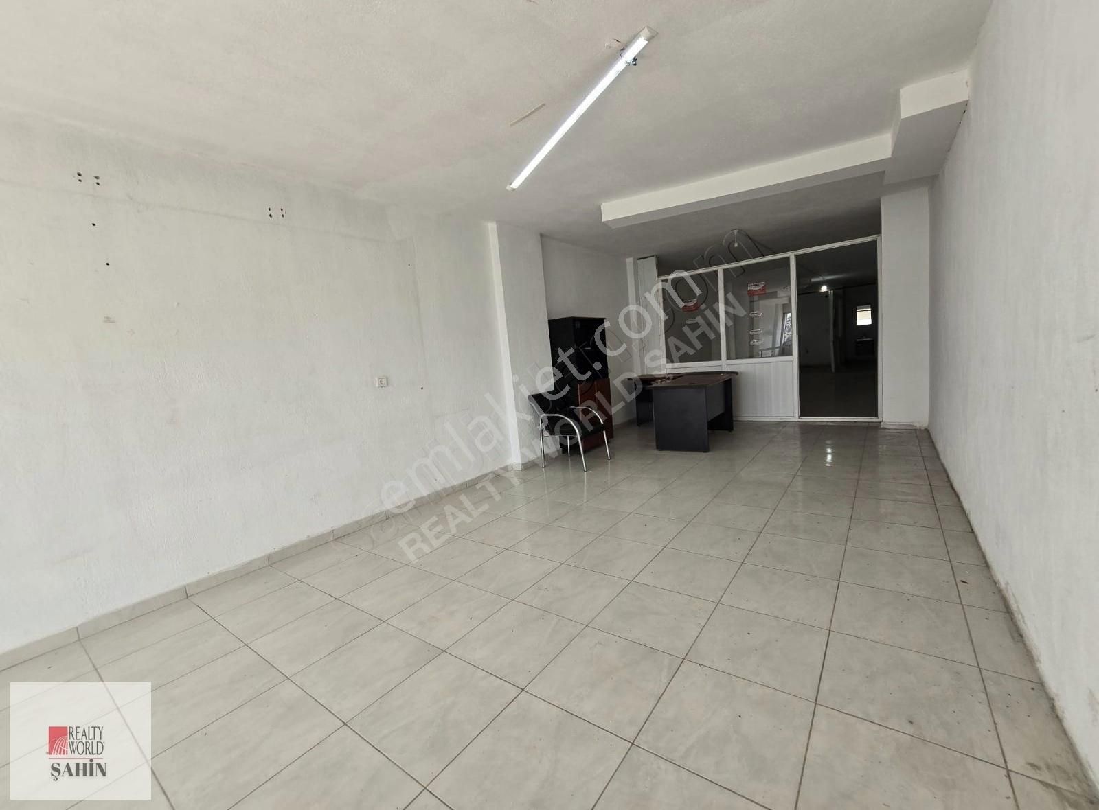 Serik Merkez Kiralık Dükkan & Mağaza SERİK MERKEZ MAH. 3 KATLI 250 M² CADDE ÜZERİ KİRALIK İŞ YERİ