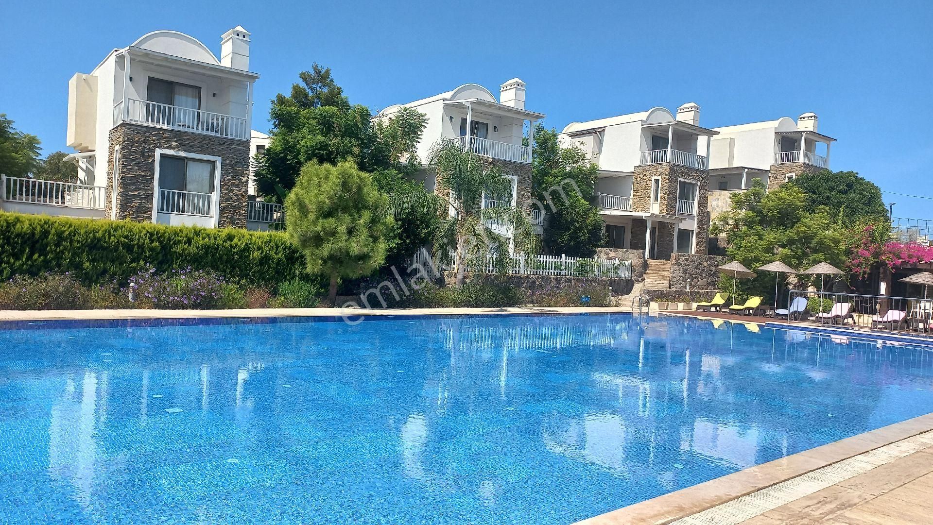 Bodrum Gündoğan Satılık Villa sahibinden Azure villalarında deniz manzaralı iskeleli