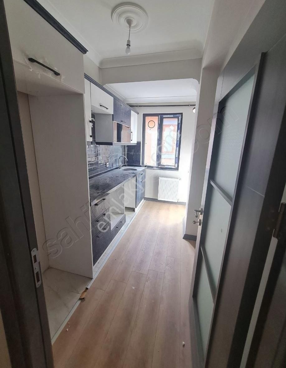 Ümraniye Esenevler Satılık Daire 2+1 80m² BRÜT ARAKAT DAİRE