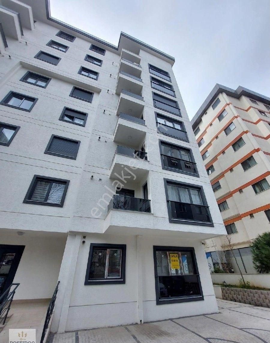 Kadıköy Merdivenköy Satılık Daire KADIKÖY GÖZTEPE  KONUT OFİS KULLANIMI UYGUN  BALKON TERAS ALANLI SIFIR İSKANLI SATILIK DAİRE