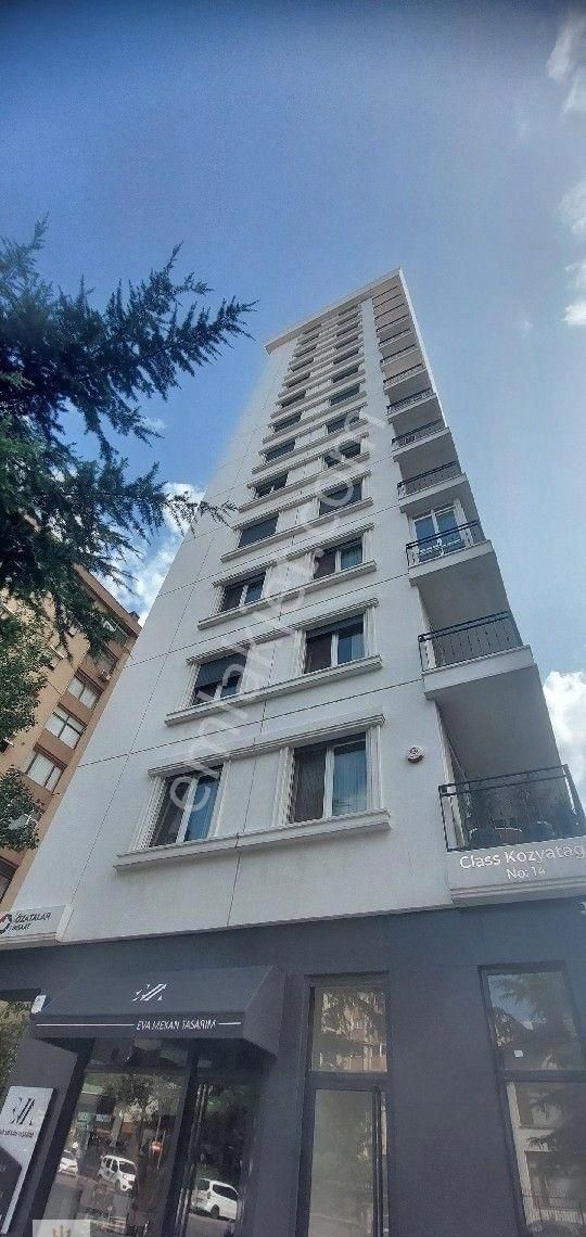 Kadıköy Kozyatağı Satılık Daire KADIKÖY KOZYATAĞI SOKAKTA İSKANLI EBEVEYN BANYOLU BALKONLU  110 M2 NET FIRSAT 3+1 DAİRE