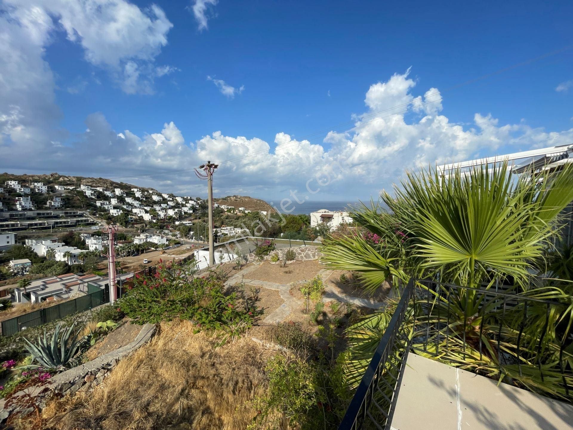 Bodrum Koyunbaba Satılık Villa Bodrum Gümüşlük’te Deniz Manzaralı, Müstakil Bahçeli 3+1 Villa – Ortak Havuzlu Site