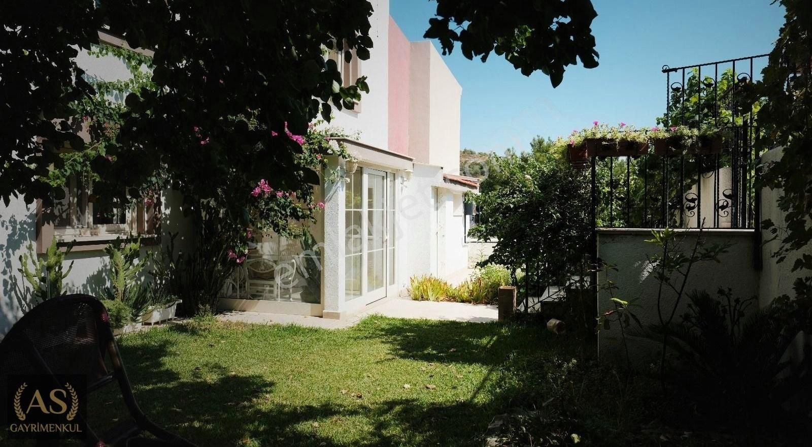 As Gyd...urla Şirinkent'te Site İçerisinde Deniz Manzaralı Geniş Bahçeli Villa.... - Görsel 10