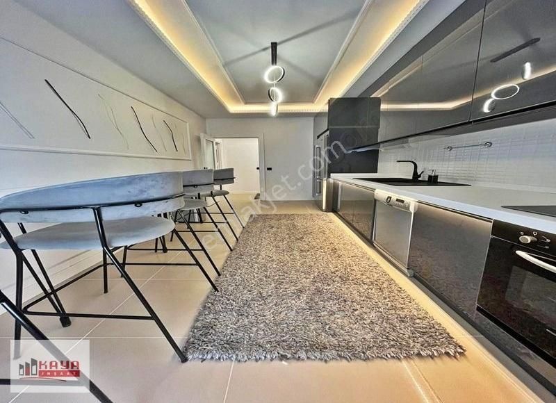 Beylikdüzü Cumhuriyet Satılık Daire ! Kaya İnşattan Site İçinde Güvenlikli + Havuzlu 3+1 Geniş 150m²