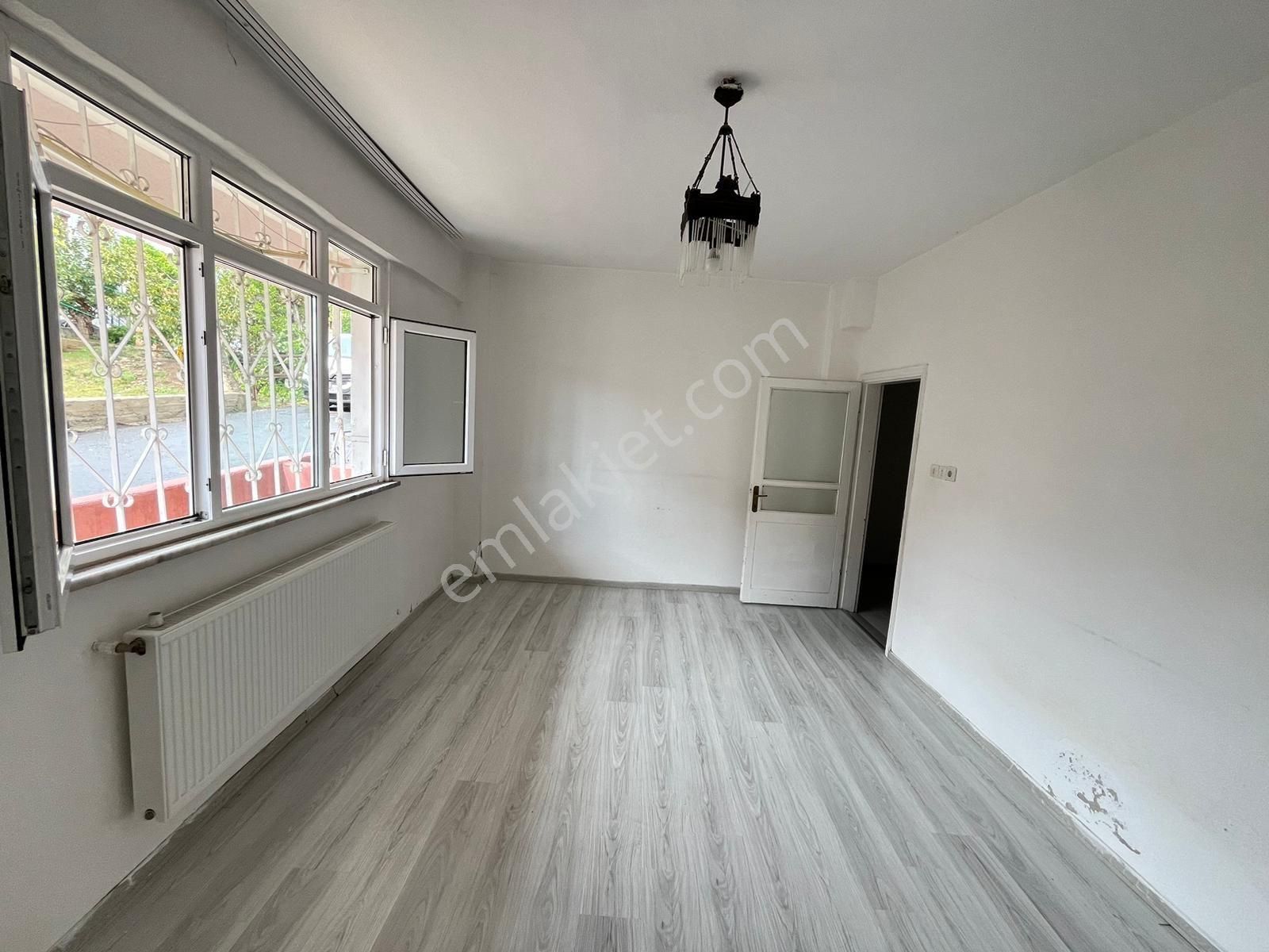 Sarıyer Yeniköy Kiralık Daire YENİKÖY BAĞLARMEVKİNDE DE 1+1 KİRALIK DAİRE 