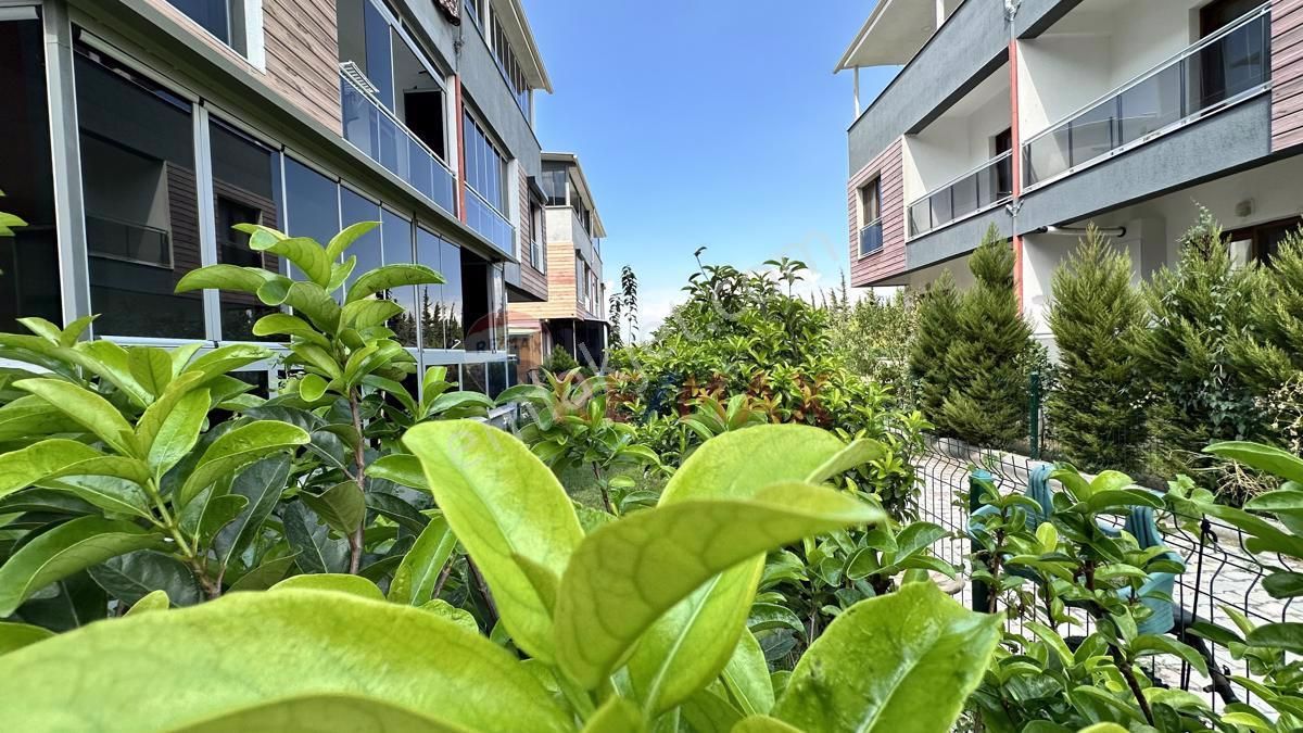 Re/max Target Ons'dan Yenişakran'da Satılık Tripleks Villa