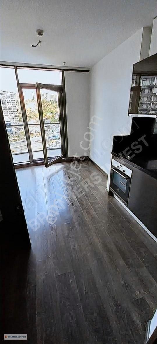 Kağıthane Merkez Kiralık Residence NEF 03 YETKİLİ EMLAK OFİSİNDEN BALKONLU 1+1 GÜNCEL