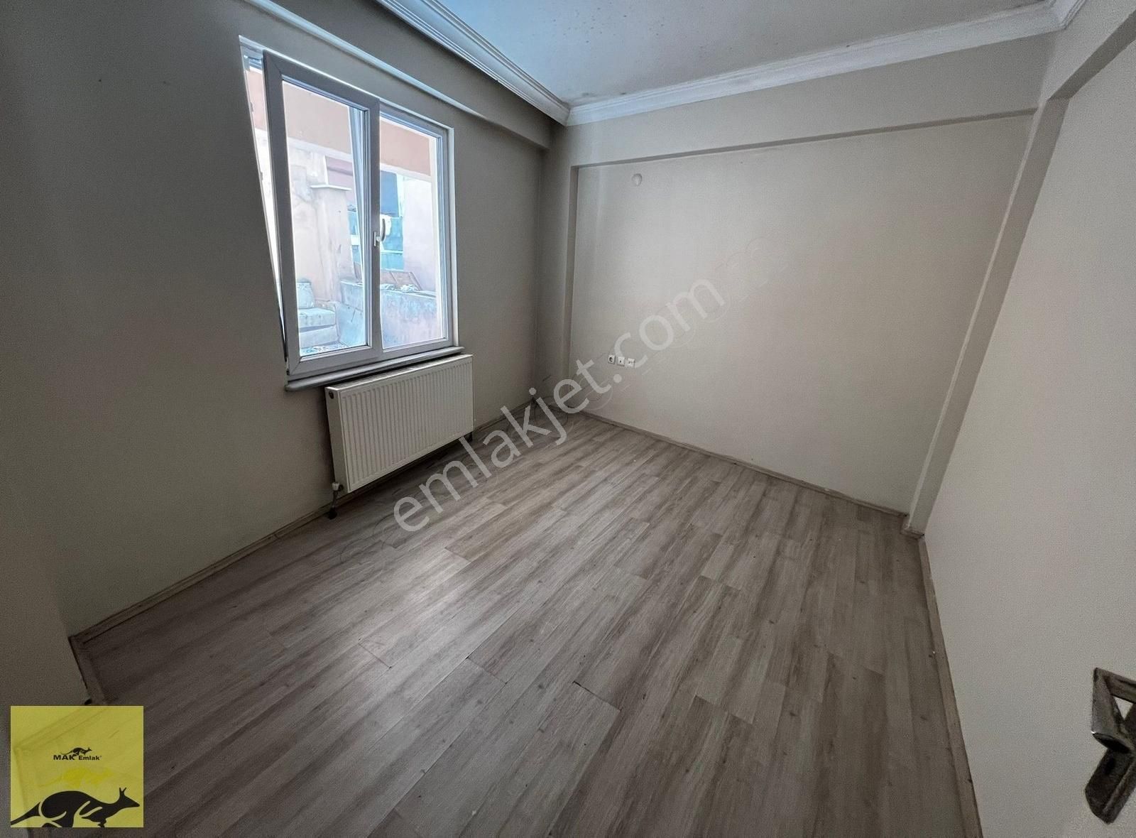 Bandırma 17 Eylül Satılık Daire 17 EYLÜL MAHALLESİNDE 2+0 SATILIK DAİRE S 2396