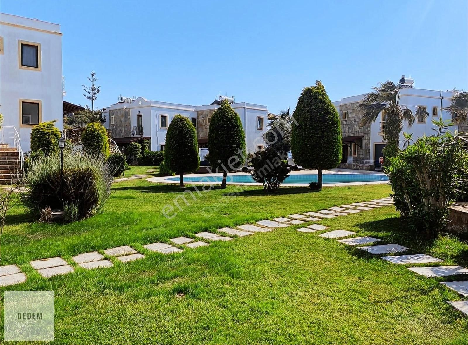 Bodrum Gündoğan Satılık Villa Gündoğan Koyunda Havuzlu Site İçerisinde Manzaralı 3+1 Villa