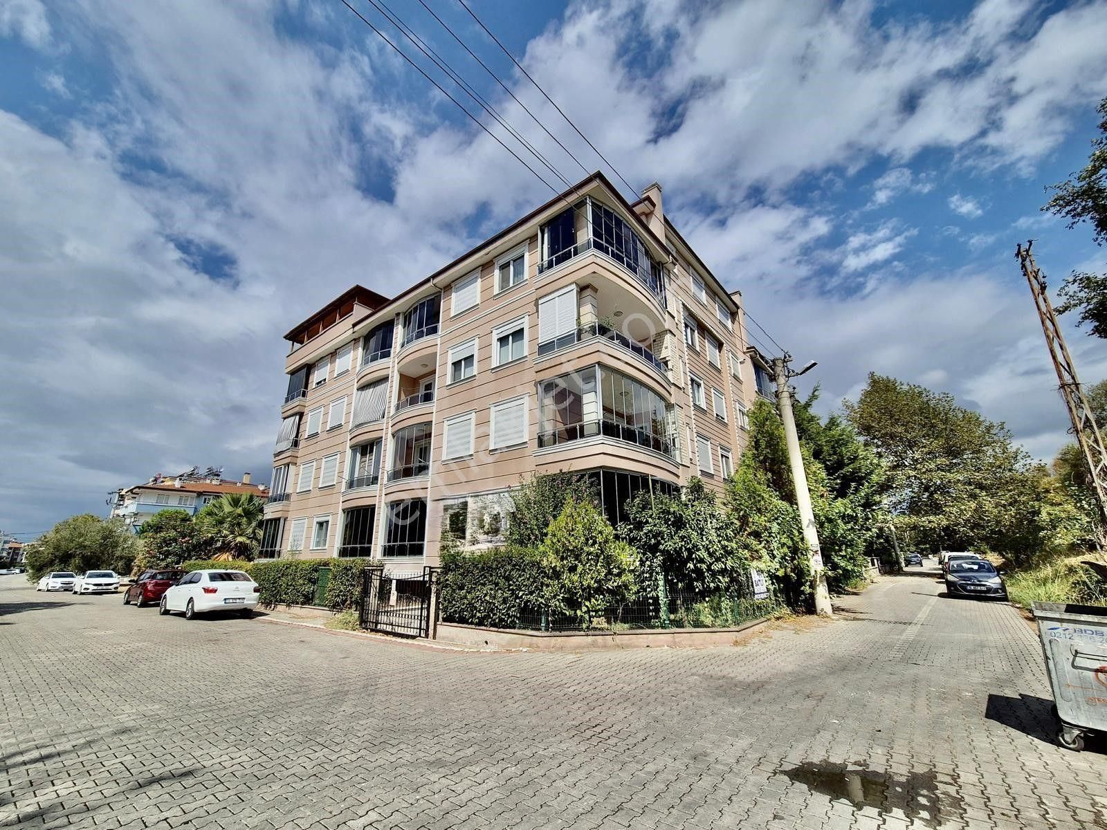 Edremit Akçay Satılık Daire 🏡🏡alçınar Emlaktan Cam Balkonlu Ayrı Mutfak 2+1 Daire🏡🏡