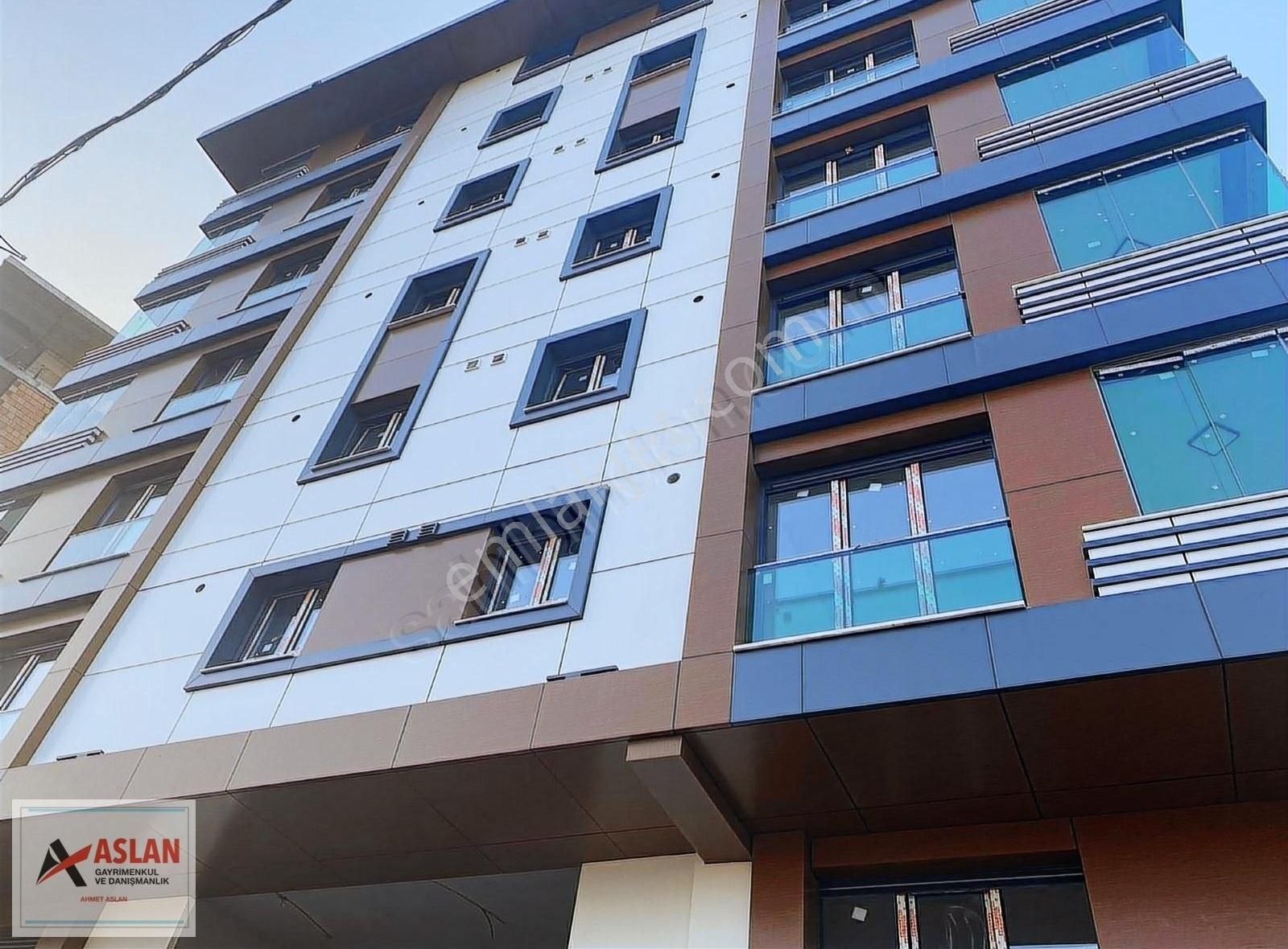 Üsküdar Çengelköy Satılık Daire ÇENGELKÖY ZÜBEYDE HANIM CAD YAKIN 250 M2 5+2 SATILIK ÇATI DUBLEX