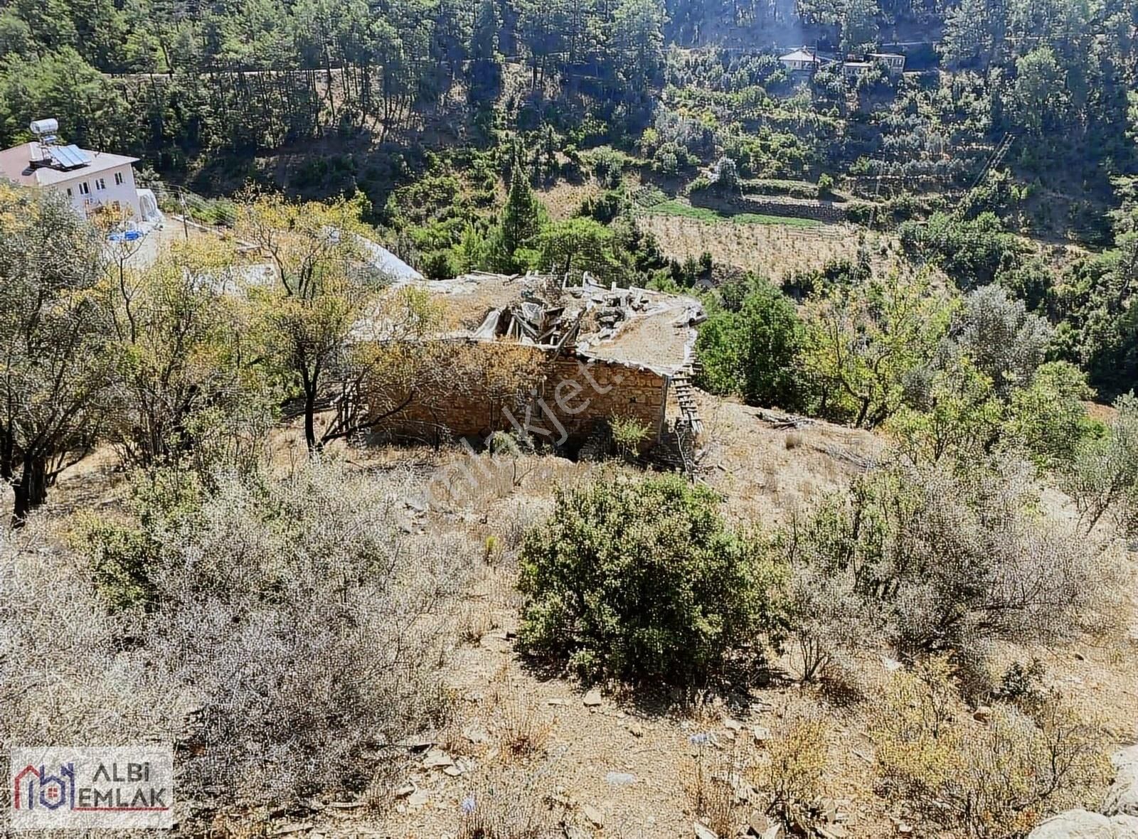 Gazipaşa Yeşilyurt Satılık Tarla GAZİPAŞA YEŞİLYURT MAHALLESİNDE SATILIK 5600 M2 TARLA VE EV