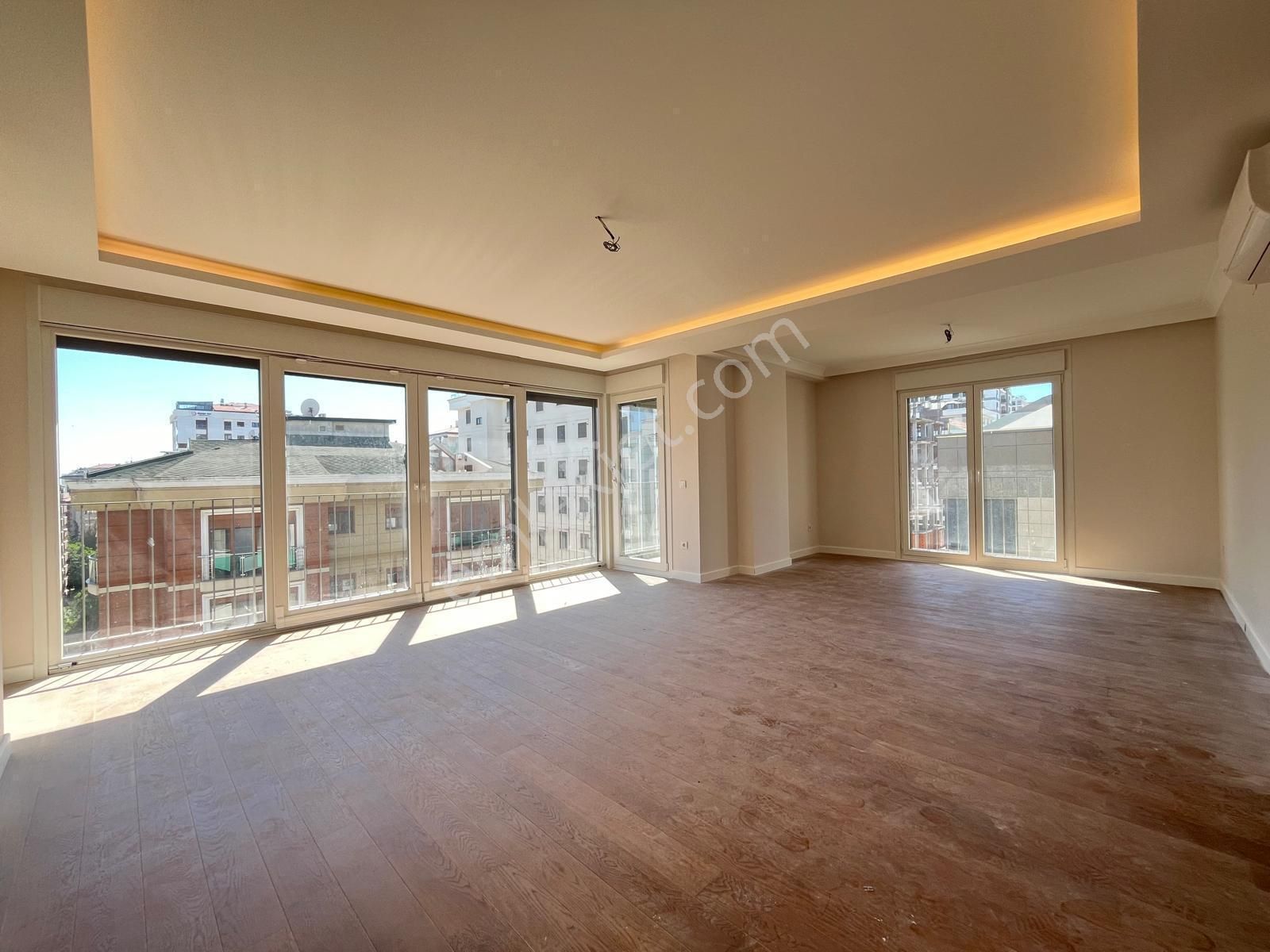 Kadıköy Göztepe Satılık Daire  ATÖLYE'den BAĞDAT TREN ARASI SIFIR 122 m² NET 3+1 / 40 m² SALONLU + BALKONLU