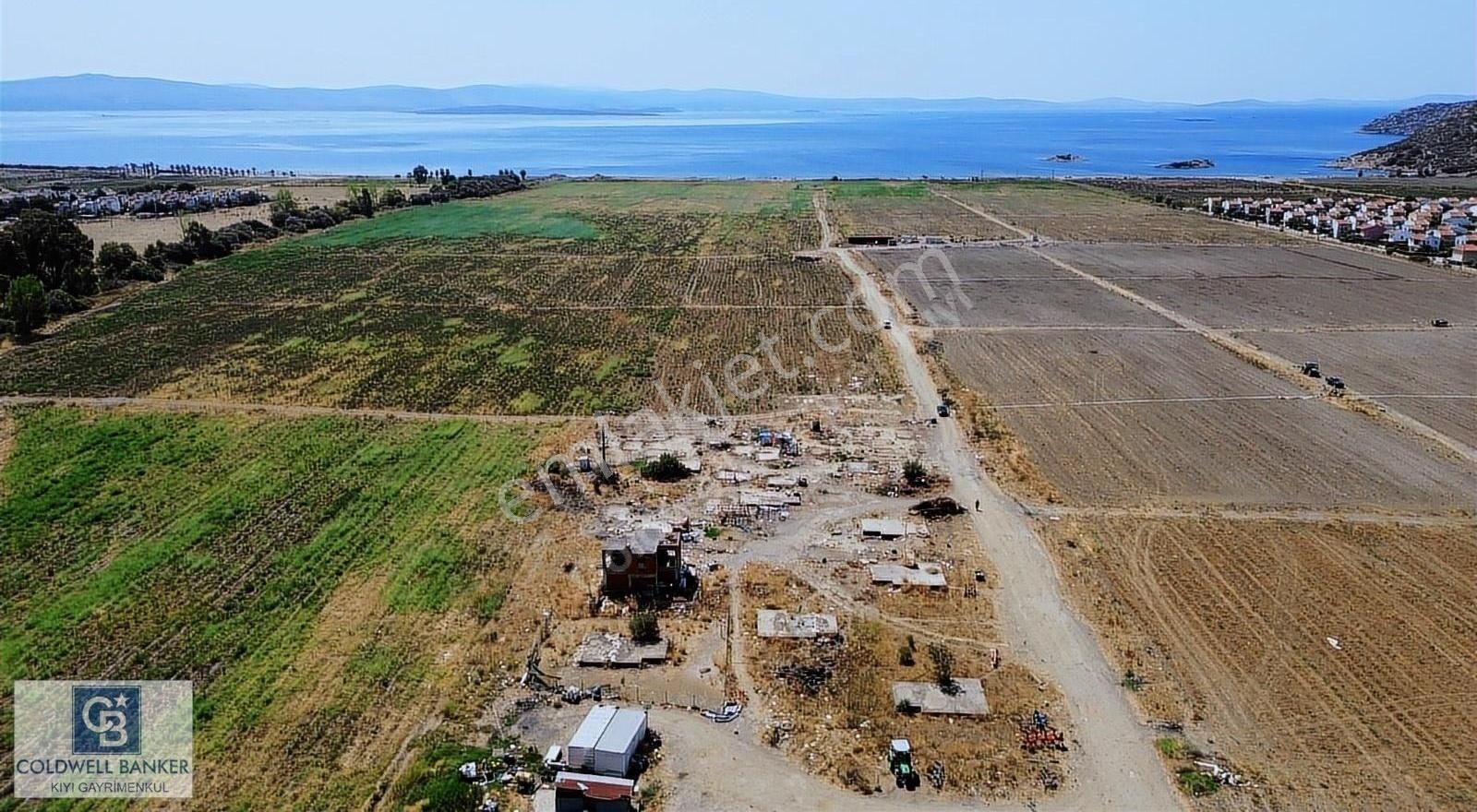 Karaburun Küçükbahçe Satılık Konut İmarlı Karaburun Küçükbahçe Karareis'te 15/30 Konut İmarlı 427 m2 Arsa