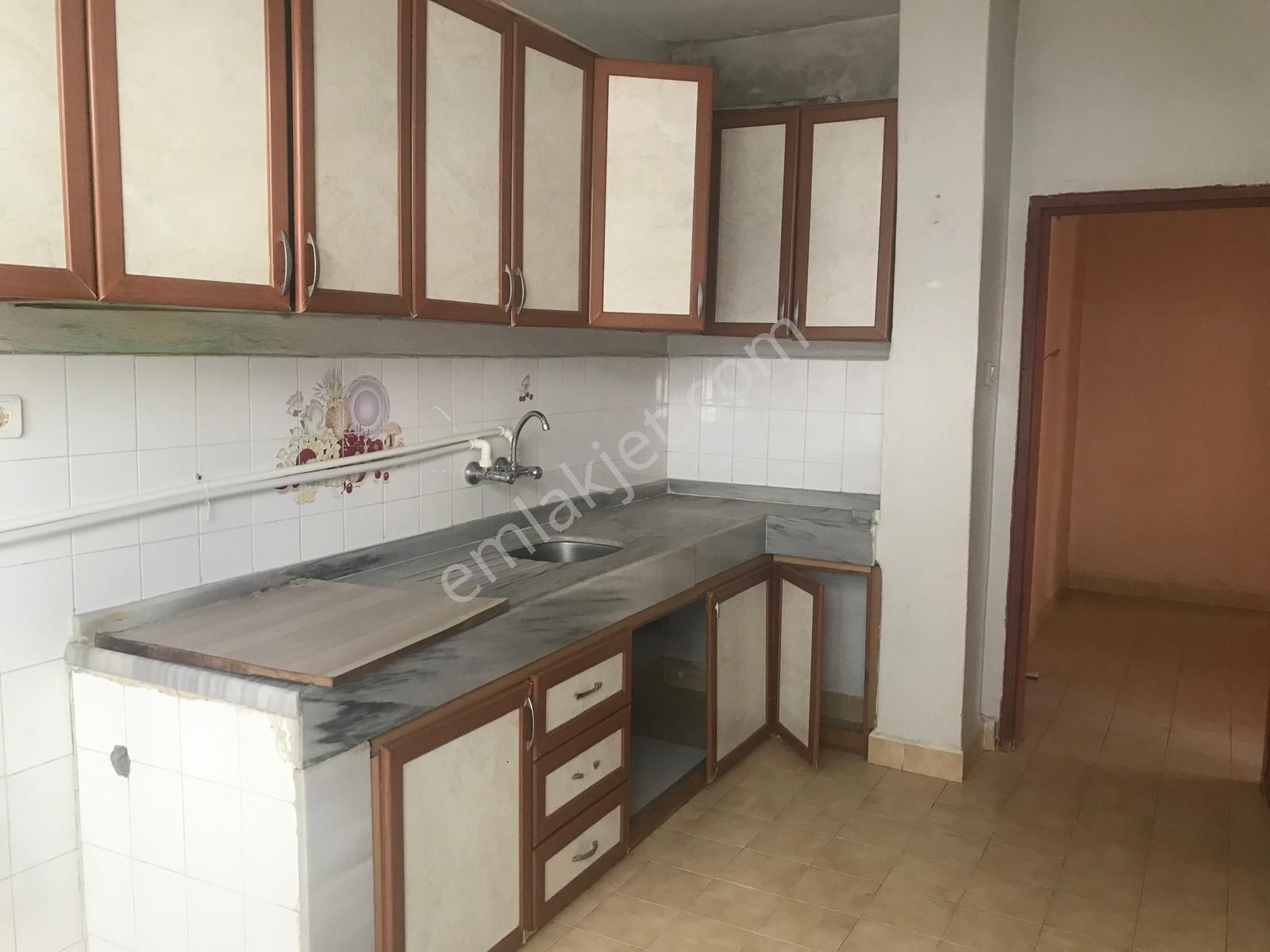 Pendik Esenler Satılık Daire  PENDİK ESENYALIDA 2+1 FERAH KULLANIŞLI DAİRE