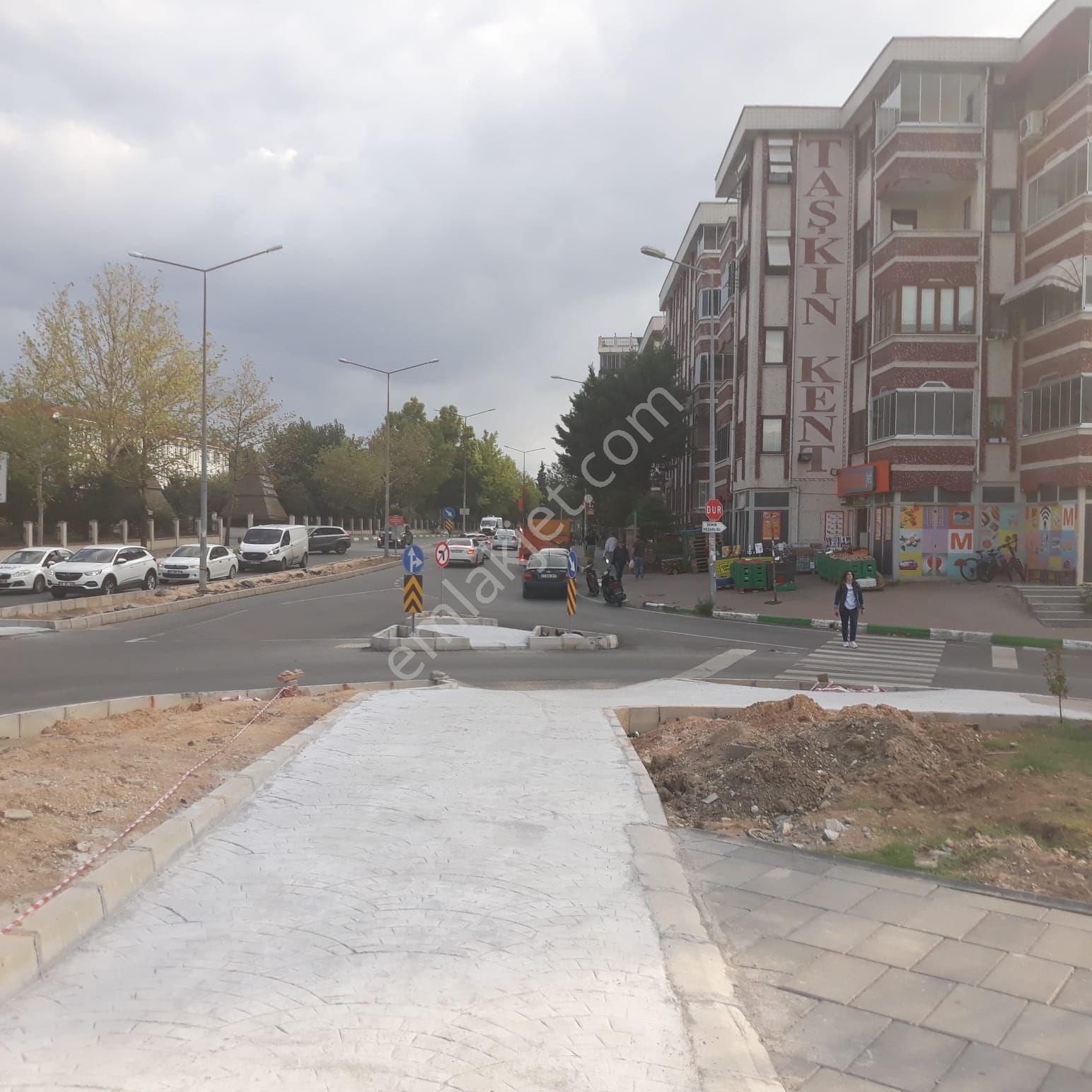 Kırklareli Merkez İstasyon Satılık Daire  MİLLET BAHÇESİNE KOMŞU TAŞKINKENT SİTESİNDE  3 + 1